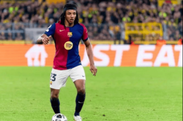 皇马三度遭巴萨绝杀暴怒！VAR取消点球+加时争议，西甲争冠悬念待解，安帅帅位危矣？