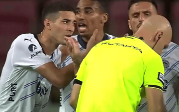 一场2-4!让穆帅灰头土脸:球队耻辱一败,欧冠附加赛通关难了