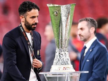 28分暴跌仍进欧冠!热刺曼城退步榜领跑,曼联18分滑坡却拒维拉于门外