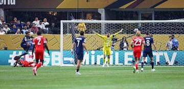 巴黎圣日耳曼大胜拜仁,迈向四冠王,金球奖在望