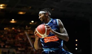 前太阳球员欧文斯将加盟法甲联赛,他的欧洲表现如何?