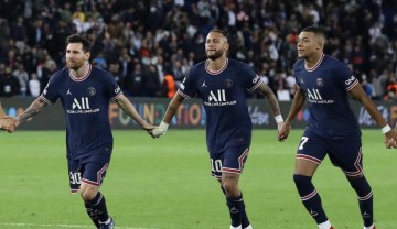 法甲新星争夺战:博格巴重返巅峰,登贝莱能否超越?