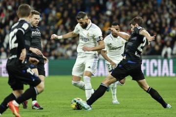 西甲深夜大战！马竞冲冠失利转守欧冠，皇家社会绝境求生要逆袭