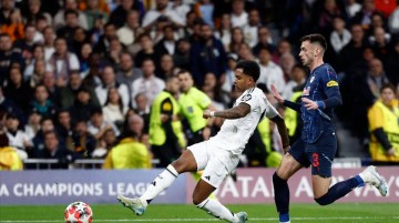 强行复出?皇马锋霸伤势未愈却硬撑出场,西甲国家德比危险吗?