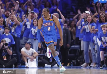 NBA官方:杰伦威穿印有不雅语言服装接受采访 罚款2.5万美元