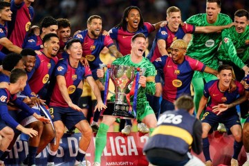 欧冠最后拼图？巴萨首签曝光，转会费8500万，球迷却疯狂吐槽：脑子进水了