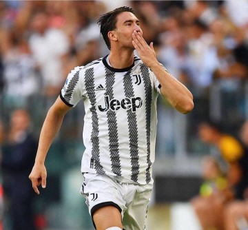 巴萨与AC米兰争夺弗拉霍维奇 意甲金靴前往沙特赚取高薪，年薪翻五倍