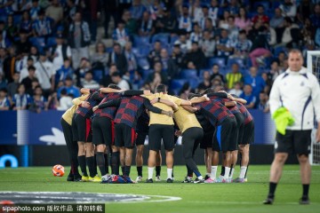 梦四启航！弗里克巴萨首赛季战绩彪炳 夺三冠+四杀皇马