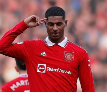 拉什福德太过分！曝前曼联太子主动配合压价，降薪租借也要去巴萨