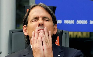 国际米兰0-1惜败罗马,漏判点球引发争议,意甲冠军之路愈加艰难