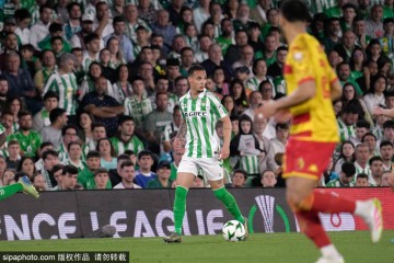 安东尼暗示离开曼联是最佳选择,未来何去何从成谜