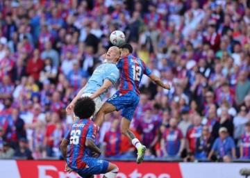 水晶宫后卫：我问哈兰德为什么不踢点球，他说马尔穆什也不错