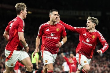 欧联杯:曼联淘汰里昂挺进四强的原因,小说都不敢这么写