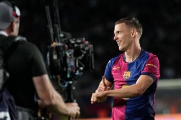 三强各有喜忧!曼城惊天逆转,大巴黎连胜终结,巴萨一球险胜