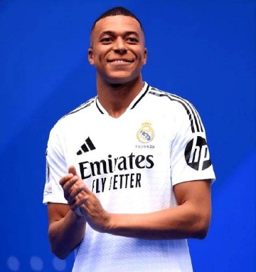 这回底气足了！纳赛尔挖苦姆巴佩，拿下欧冠奖杯他们登顶豪门