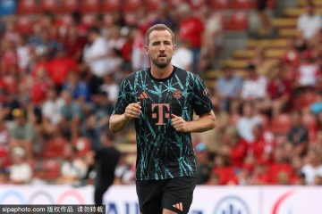 玩梗！凯恩：德甲捧杯的话 或许人们不再议论我的冠军数