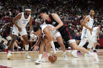 主动揽责!杨瀚森赛后反思输球:第一次背靠背腿不听使唤了