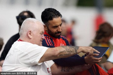 18败-12净胜球！曼联主帅阿莫林手握“免死金牌”？欧联杯决赛成唯一遮羞布！