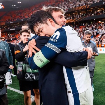 欧联杯热刺1比0曼联,破冠军荒战术对路,阿莫林应变不利将帅失和