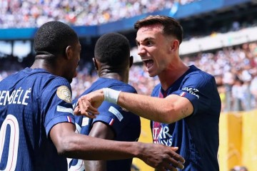 巴黎冲击七冠王伟业,顶级荣誉巴萨拜仁未能企及,切尔西成拦路虎