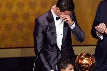 数据、成就不逊2013年金球奖得主C罗，拉菲尼亚能拿金球奖吗