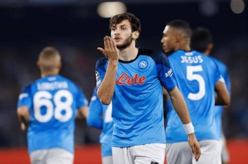 意甲保级大战:莱切主场捍卫尊严,科莫客场能否逆袭?