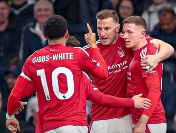 热刺1比2森林，英超争四更激烈，黑马欧冠席位占据主动