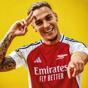 曝阿森纳也有意安东尼!更可能转会西甲,曼联不想重蹈林加德覆辙