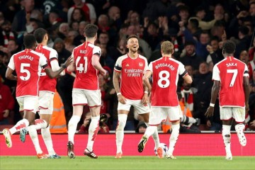 英超回顾:谁能终结曼城五连冠?红军旱死,蓝军涝死,枪手和曼联很有希望