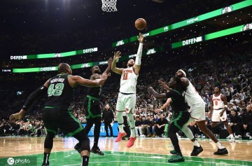 怀特34分布伦森22+6 塔图姆缺阵绿军胜尼克斯2-3