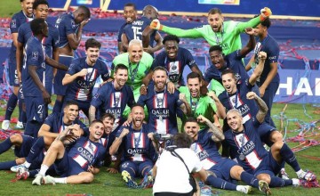 法甲焦点战:斯特拉斯堡主场挑战巴黎圣日耳曼,黑马能否逆袭?