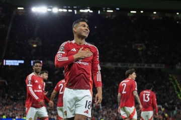 卡塞米罗:我总是渴望追求荣誉,无论是否上场都希望曼联赢