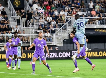 穆阿尼孔塞桑双响,伊尔迪兹世界波,尤文5-0大胜,超越曼城登顶