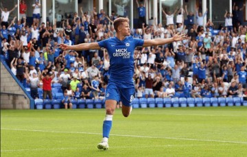 欧冠资格赛:帕纳辛纳主场求胜,流浪者客场稳中求变