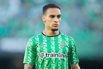 安东尼拒千万年薪坚守贝蒂斯:从曼联弃将到西甲宠儿的救赎之路