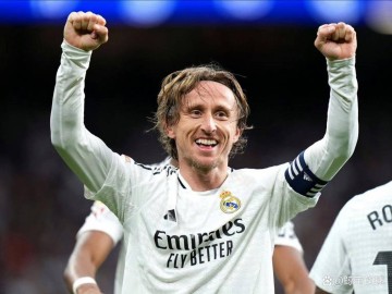 克罗斯神迹再现！居莱尔西甲传射俱佳，00后天才征服皇马