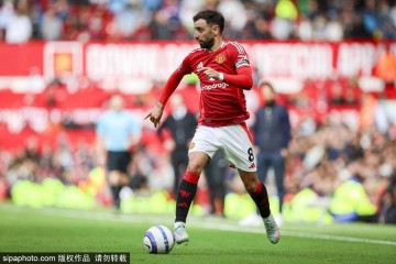 B费1亿天价赴沙特?曼联再挖角葡体,新“大腿”已在阵中?