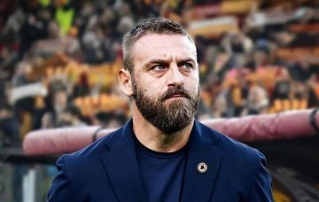 耶罗希望德罗西考虑西甲中游球队,吕迪格的缺点影响防守体系