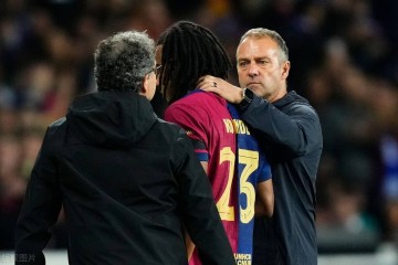 欧冠巴萨3-3战平国米,放大10倍后看细节,原因清晰可见