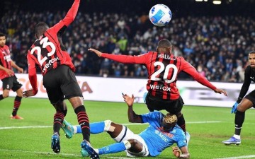 意甲对决:那不勒斯主场迎战卡利亚里,榜首之争与保级大战的碰撞