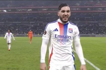 曝曼联领跑2000万签法甲助攻王！挖角欧联杯对手，未来金球奖候选