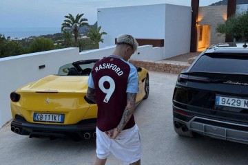 加纳乔执意留在英超,维拉有意引进!埃梅里或用大马丁与曼联交换