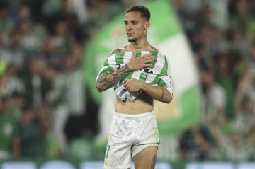 巴西媒体:利雅得胜利有意报价安东尼,曼联要价5000万英镑