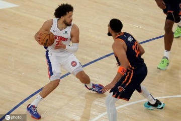 坎宁安33+12布伦森37分 活塞胜尼克斯系列赛1-1