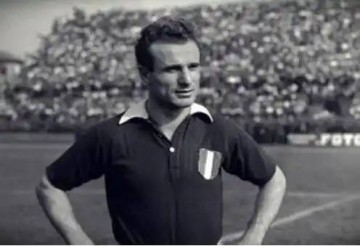 DeepSeek评意甲历史十大中场:皮尔洛第三,马特乌斯第八