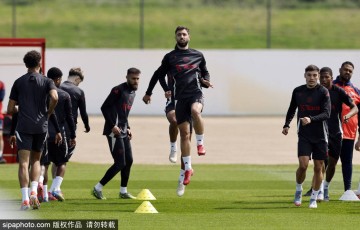 2亿镑砸晕曼联！B费收沙特最后通牒，欧联杯失利后何去何从？