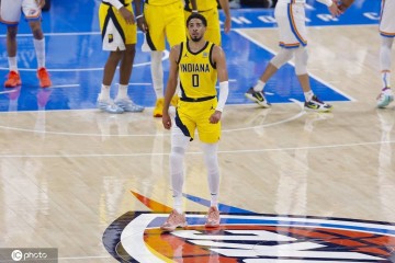 带伤作战!哈里伯顿:只要我还能走路 我就要上场