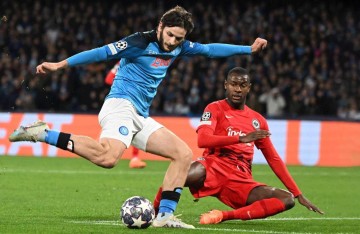 意甲焦点战：那不勒斯主场争冠冲刺，都灵客场搅局