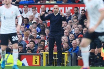 英超比赛回顾:越来越有冠军相!萨拉赫双响主宰首尾大战,红军拒绝逆转领先8分