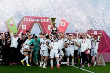 博人燃！博洛尼亚本赛季损失莫塔+前后场大将 意杯夺冠冲欧冠资格